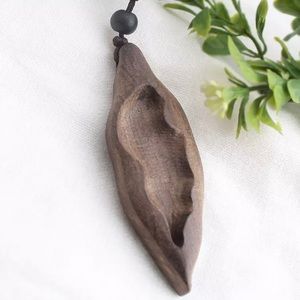 Cool Vintage Sandalwood Necklace
